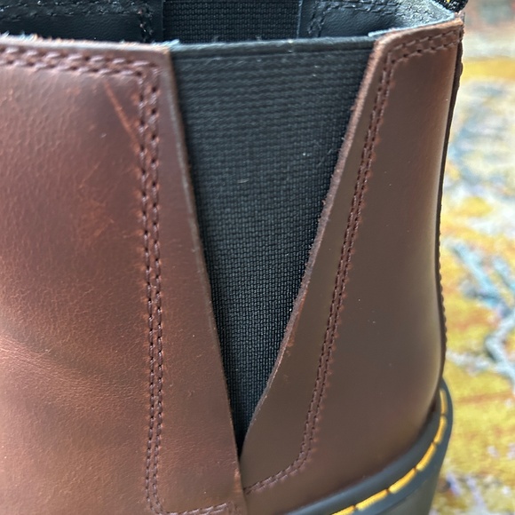 Dr. Martens Spence Pull Up Leather Heel Chelsea Boots in Dark Brown Size 7 - Picture 3 of 15